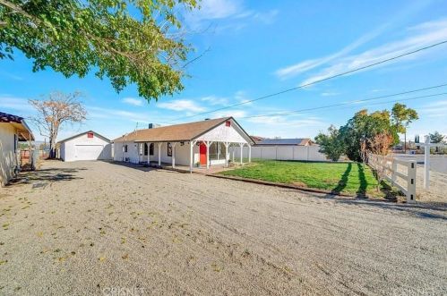 5069 Avenue, Lancaster, CA 93536-2989
