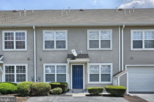 18 Court Ln, Carlisle, PA 17013-1398