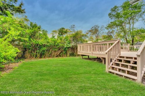 226 Davis Ave, Lacey NJ  08731-3519 exterior