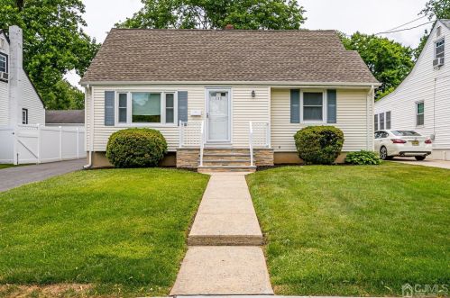 109 Main St, Metuchen, NJ 08840-2715