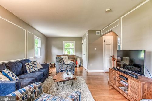14508 Aurora Dr, Woodbridge, VA 22193-1230