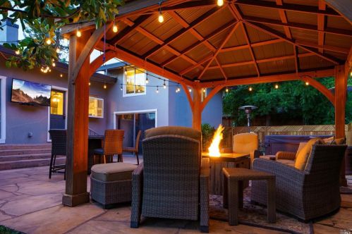 130 Steiner Ct, Santa Rosa, CA 95404-4808