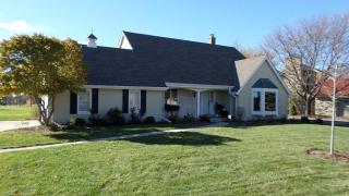 12621 Saint Anne Ln, Thiensville, WI 53092-2232