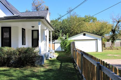 1813 Fuller St, Greenville TX  75401-3222 exterior