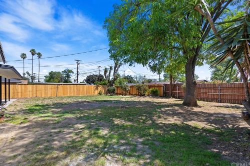 5720 Wisteria Dr, Riverside CA  92504-1533 exterior