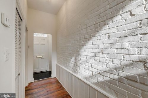 109 7 St, Washington DC  20003-1212 exterior