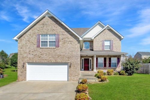 1165 Stillwood Dr, Clarksville, TN 37042-8656