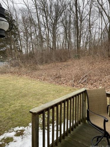 7 Grove St, Deep River CT  06417-1710 exterior