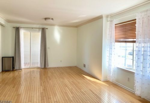 14 Whispering Way, Berkeley Heights NJ  07922-1546 exterior