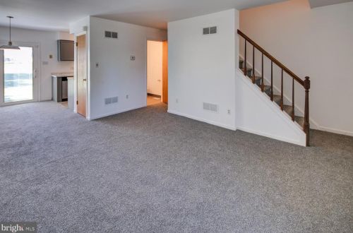 8 Shetland Way, New Castle DE  19720-6511 exterior