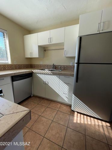 2119 Columbus Blvd, Tucson, AZ 85712-3290