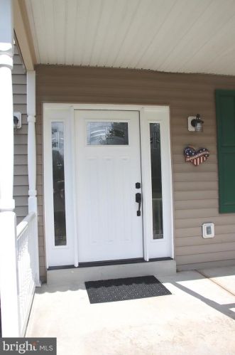 141 Joan Dr, Collegeville, PA 19426-1959