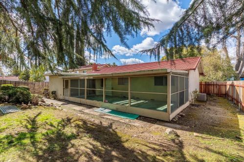 10165 La Gloria Way, Rancho Cordova CA  95670-3163 exterior