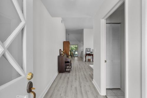 25833 Mendoza Dr, Santa Clarita, CA 91355-2151