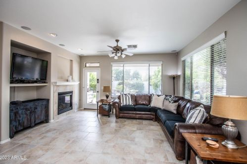 3116 Lois Ln, Gilbert, AZ 85295-8339