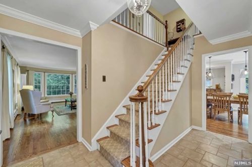 18 Longridge Rd, Montvale, NJ 07645-1036