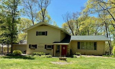 1958 Lawndale Dr, Valpo, IN 46383-6617