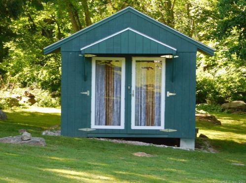 82 Cemetery Rd, Colchester CT  06415-2404 exterior