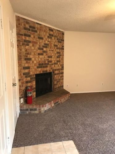 1714 Magnolia Ln, Euless, TX 76039-2157