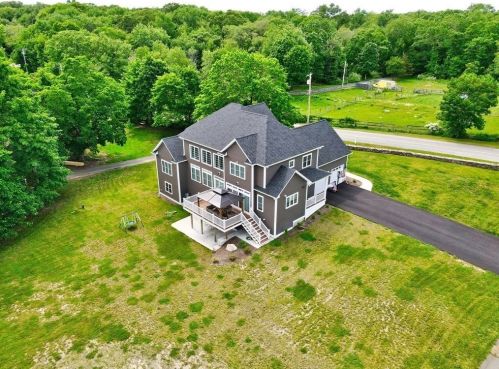 387 Jacob St, Seekonk MA  02771-1619 exterior