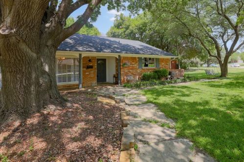 6064 Wonder Dr, Fort Worth, TX 76133-3648
