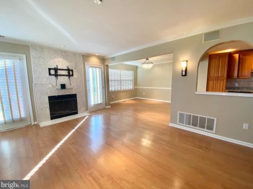 545 Aspen Woods Dr, Yardley PA  19067-6314 exterior