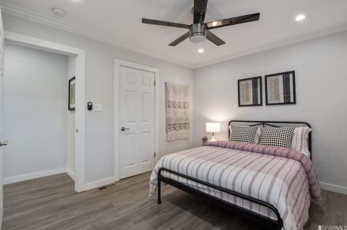 9411 Castlewood St, Oakland CA 94605-4415 exterior