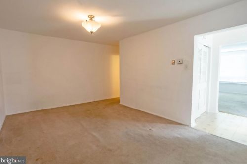 8932 Fairfield St, Philadelphia PA 19152-3405 exterior