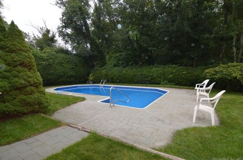 24 Sylvia Ln, Waterbury, CT 06705-3122