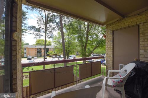 2864 Dover Ln, Falls Church VA  22042-2864 exterior