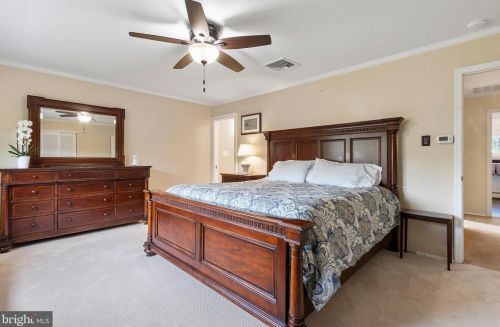 17 Windmill Dr, Southampton PA  18966-2328 exterior