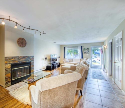 251 Tamerisk Ln, Newburgh NY  12553-5411 exterior