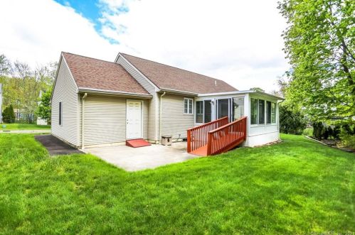 20 Aimee Ln, New Britain, CT 06052-1000