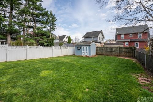 143 High St, Woodbridge NJ  07095-3047 exterior