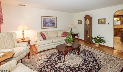 352 Westfield Rd, Scotch Plains, NJ 07076-1345