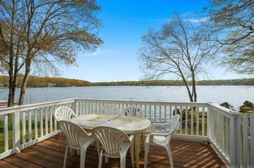 1 Francis Rd, Amston, CT 06231-1723