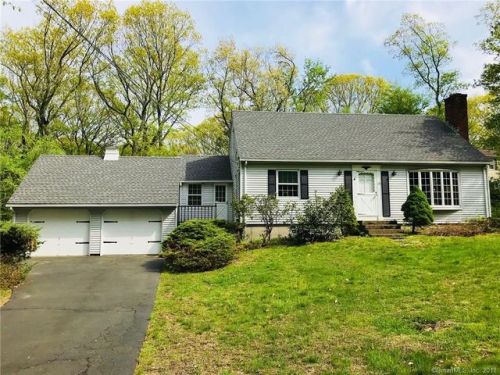 23 Buttercup Ln, Huntington, CT 06484-5723