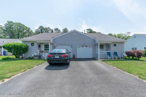 47 Mariner Pl, Bricktown, NJ 08723-7206