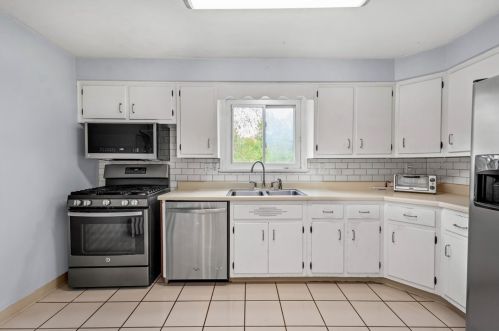 1517 Riverside Dr, Verona, PA 15147-2433