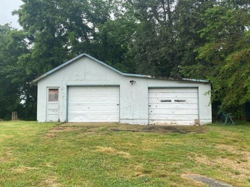 41 Tyler Ave, North Charleroi PA  15022-3303 exterior