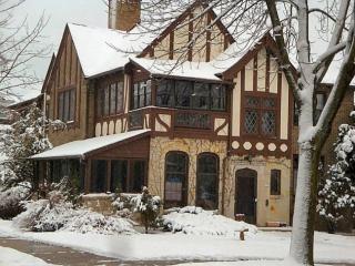 2301 Marion St, Milwaukee WI  53216-1738 exterior