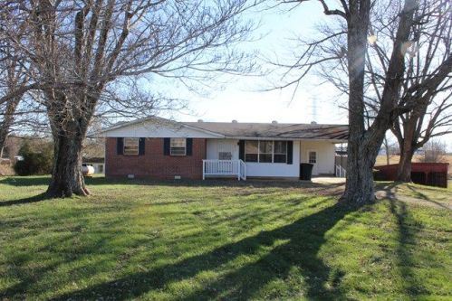 8010 Old Baxter Rd, Baxter TN  38544-4320 exterior