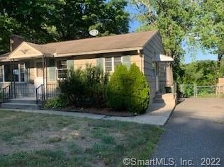 158 Stillson Rd, Waterbury, CT 06705-1638