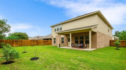 174 Meadow Valley Dr, Conroe TX  77384-2132 exterior