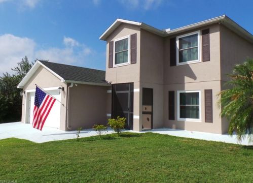 1407 Hines Ave, Lehigh Acres, FL 33972-2806