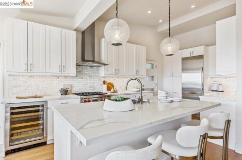 2820 Alida St, Oakland CA  94602-3451 exterior