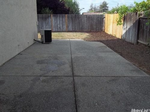 8675 Tennis Club Ct, Elk Grove CA  95624-3291 exterior