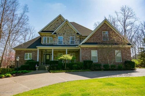 15200 Sycamore Falls Dr, Louisville, KY 40245-5626
