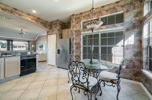 9504 Orangewood Trl, Denton TX 76207-8624 exterior