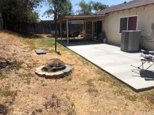 2845 Shalimar Pl, Riverside CA  92504-4315 exterior